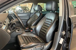 musta Volkswagen Passat 2013 kuva 15.