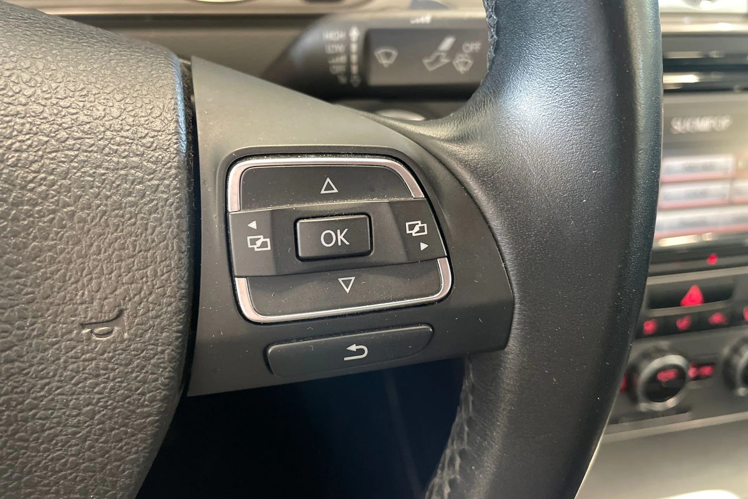 musta Volkswagen Passat 2013 kuva 17.