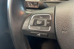 musta Volkswagen Passat 2013 kuva 18.