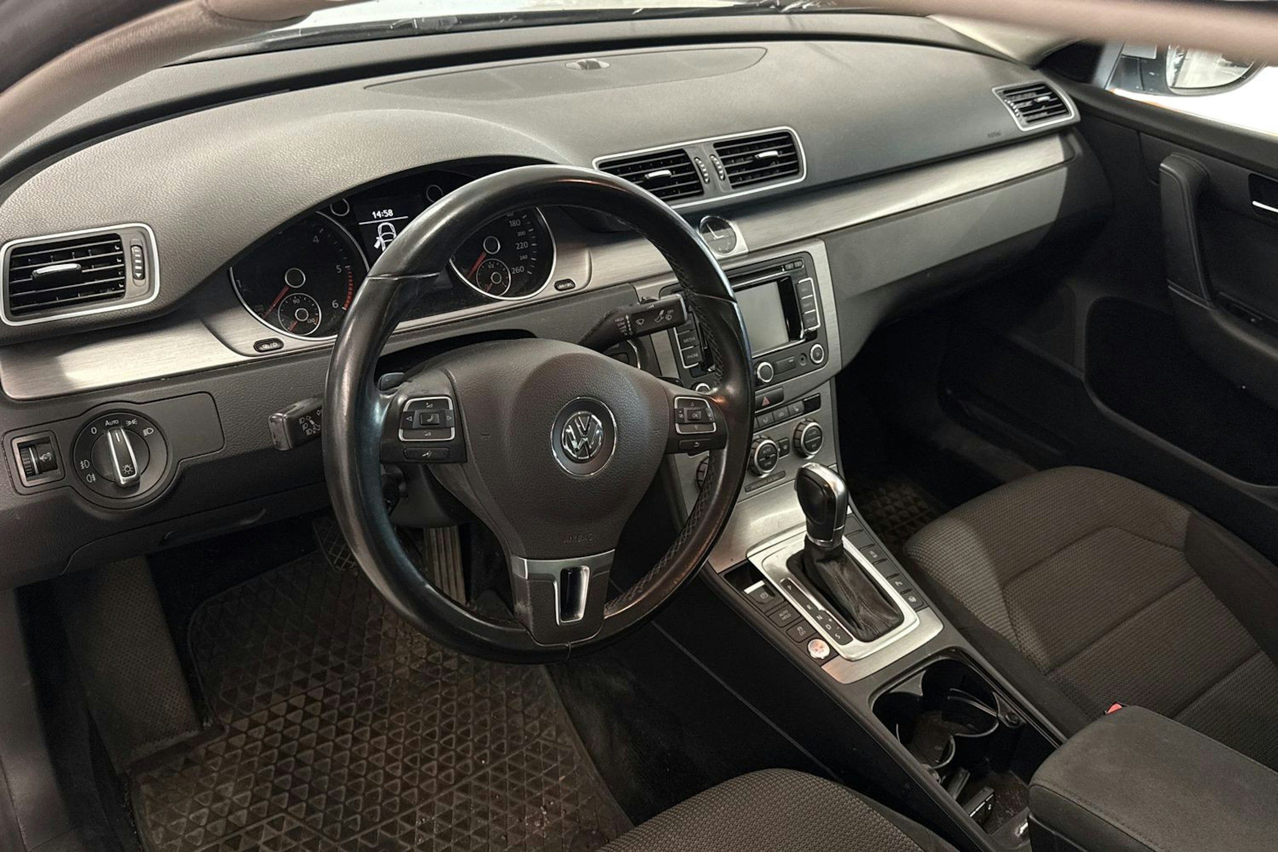 hopea Volkswagen Passat 2013 kuva 3.
