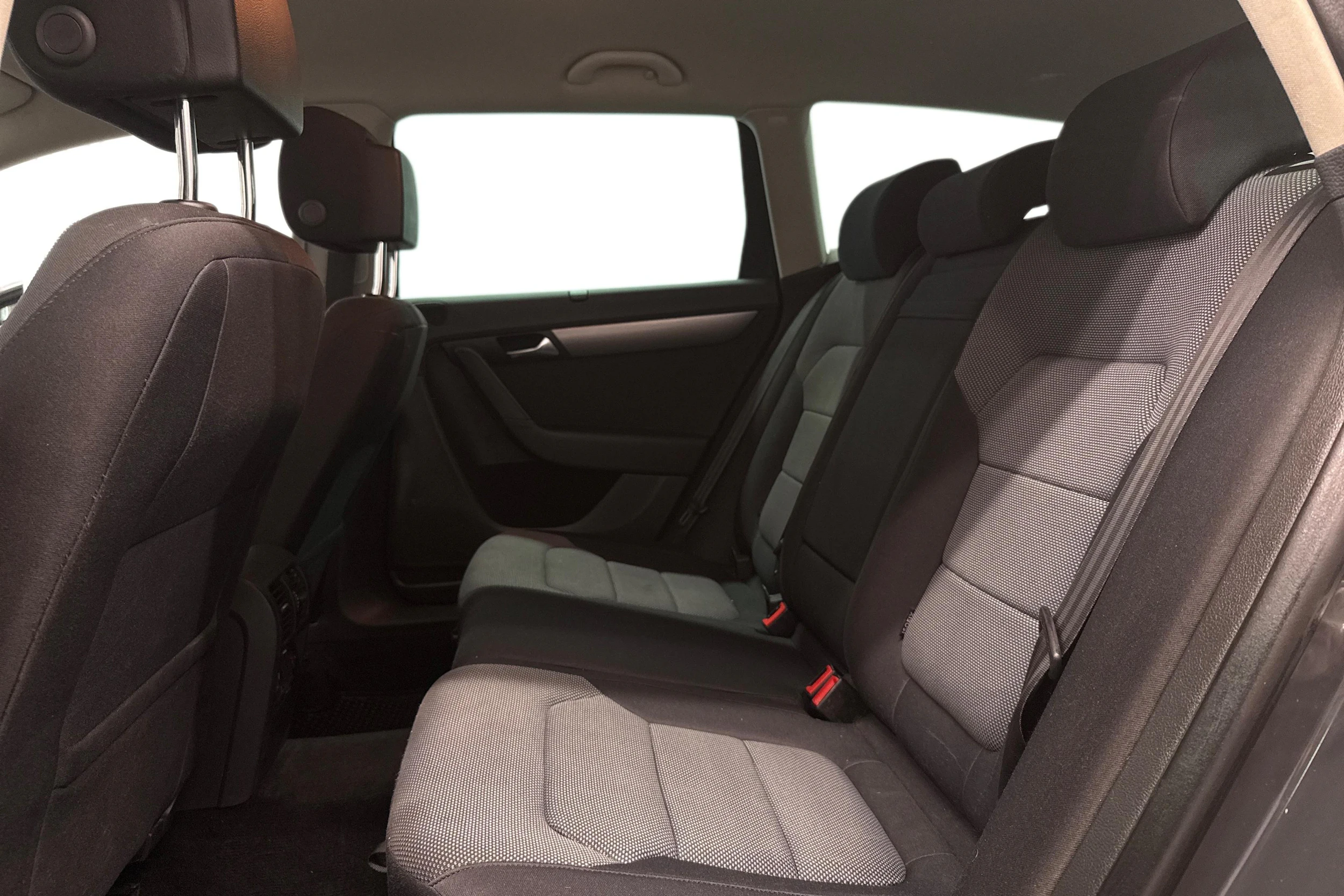 Harmaa Volkswagen PASSAT 2013 kuva 8.