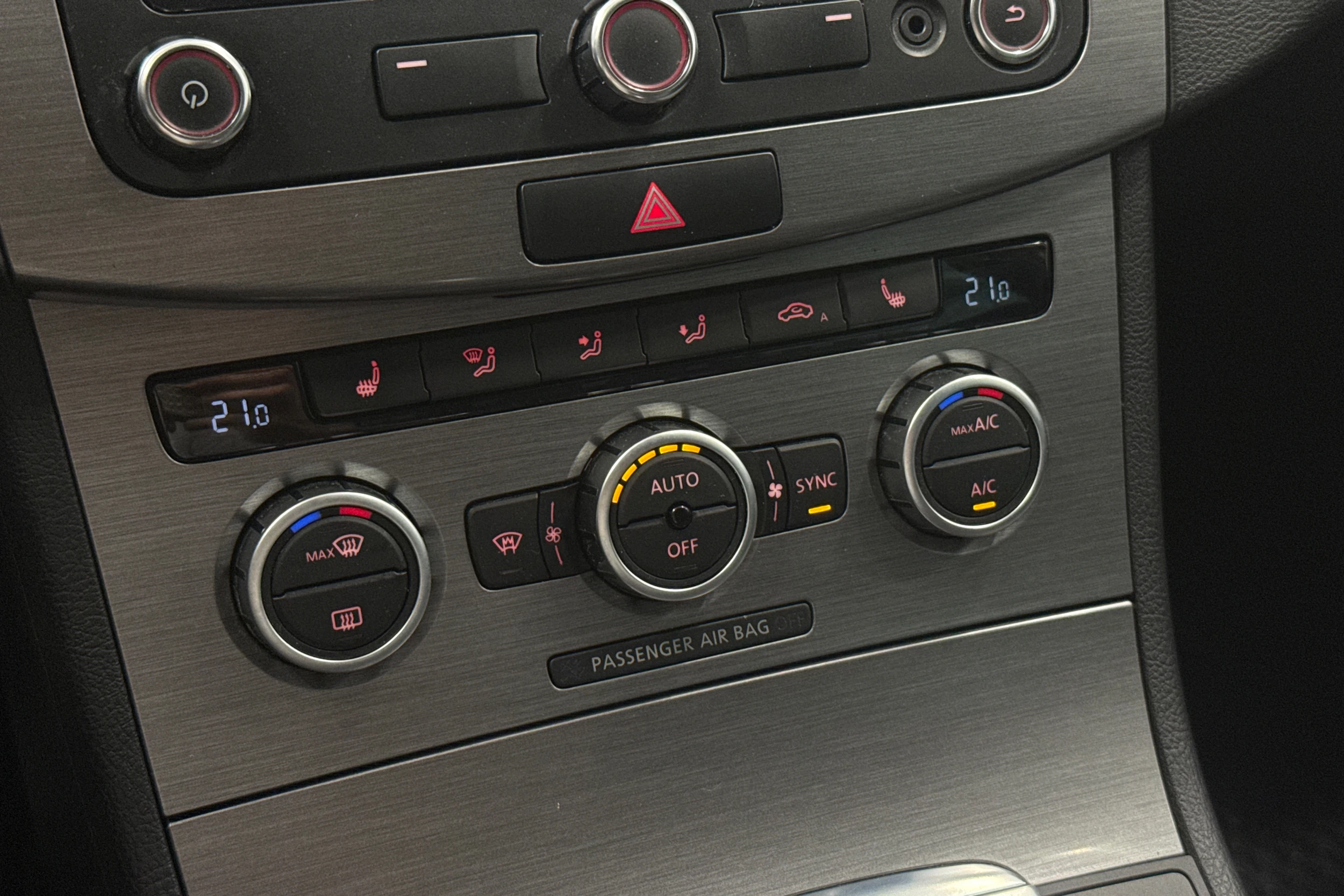 Harmaa Volkswagen PASSAT 2013 kuva 18.