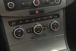 Harmaa Volkswagen PASSAT 2013 kuva 18.