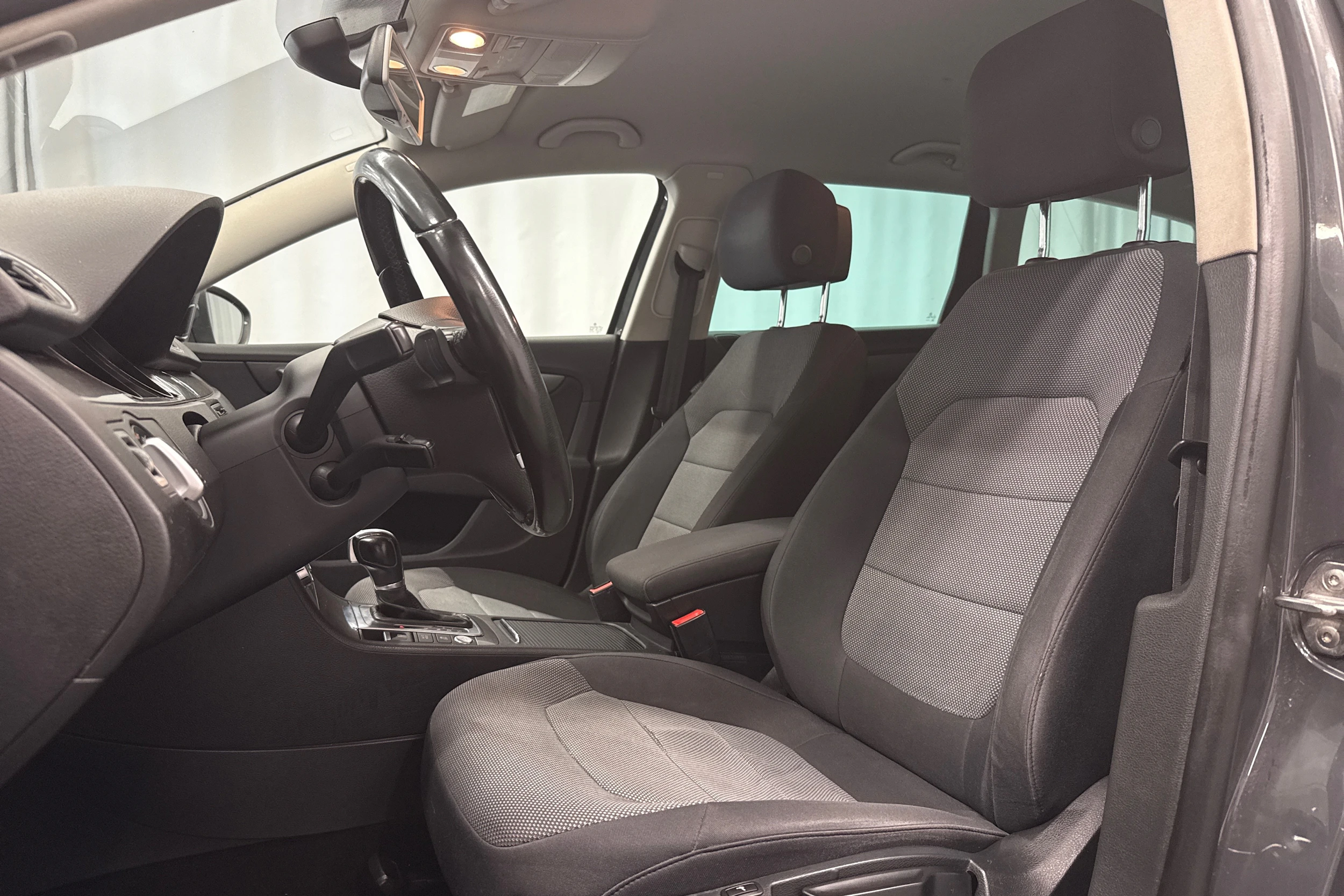 Harmaa Volkswagen PASSAT 2013 kuva 21.