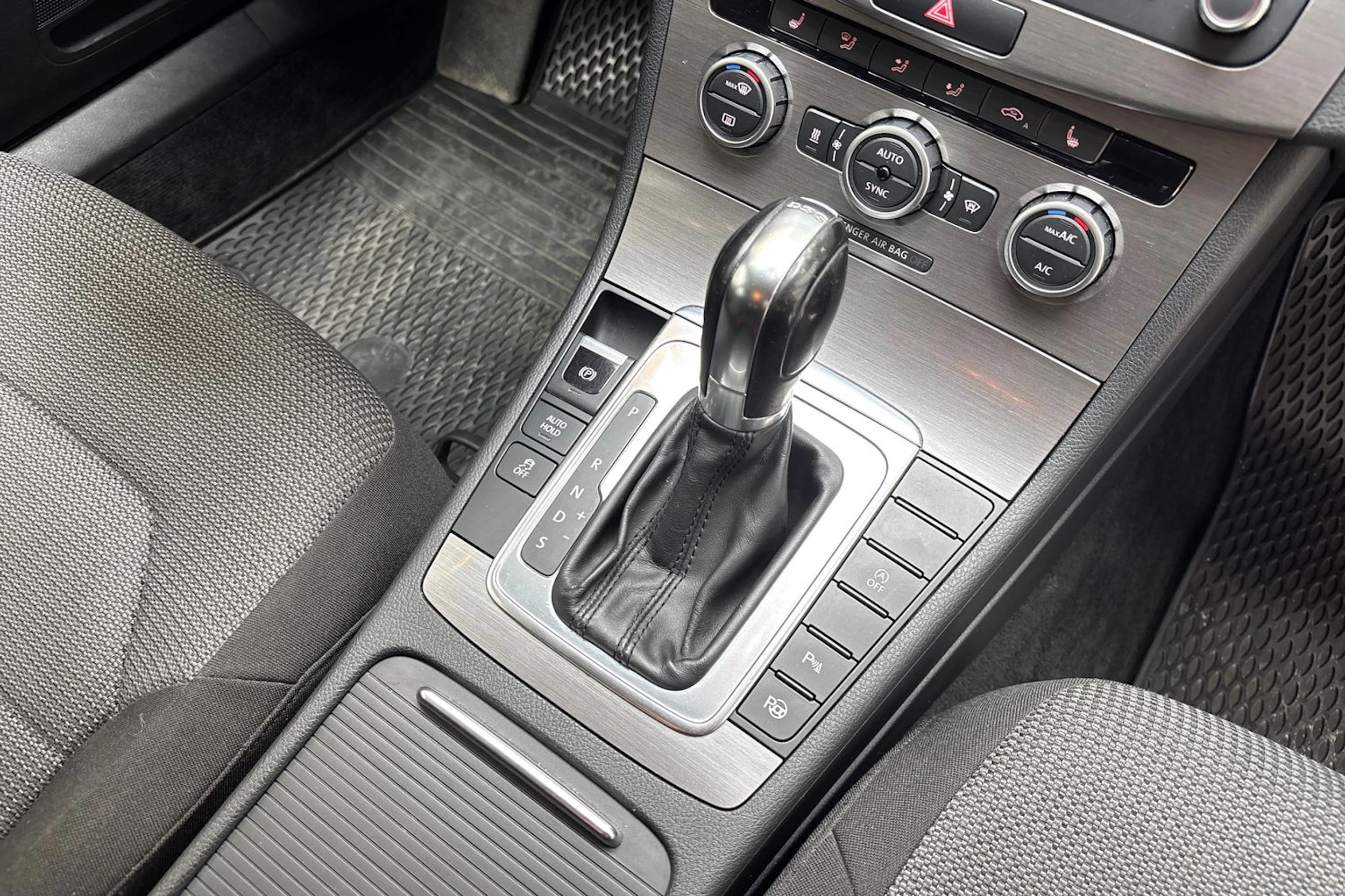 Harmaa Volkswagen PASSAT 2013 kuva 24.