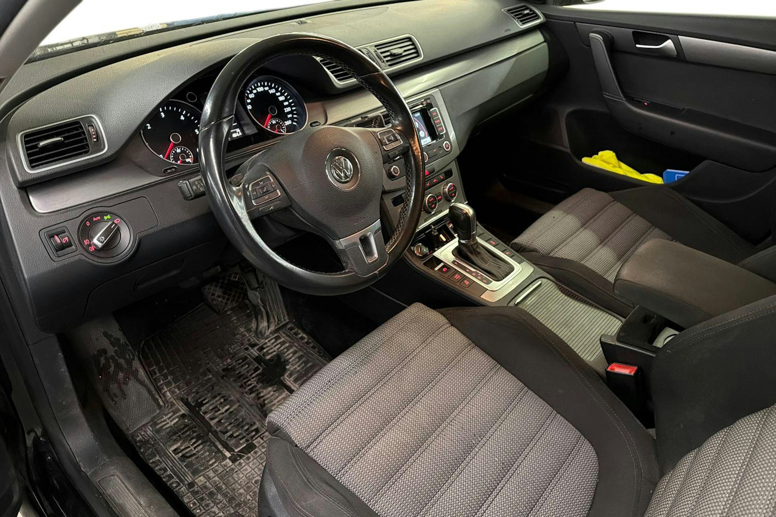 musta Volkswagen Passat 2014 kuva 3.