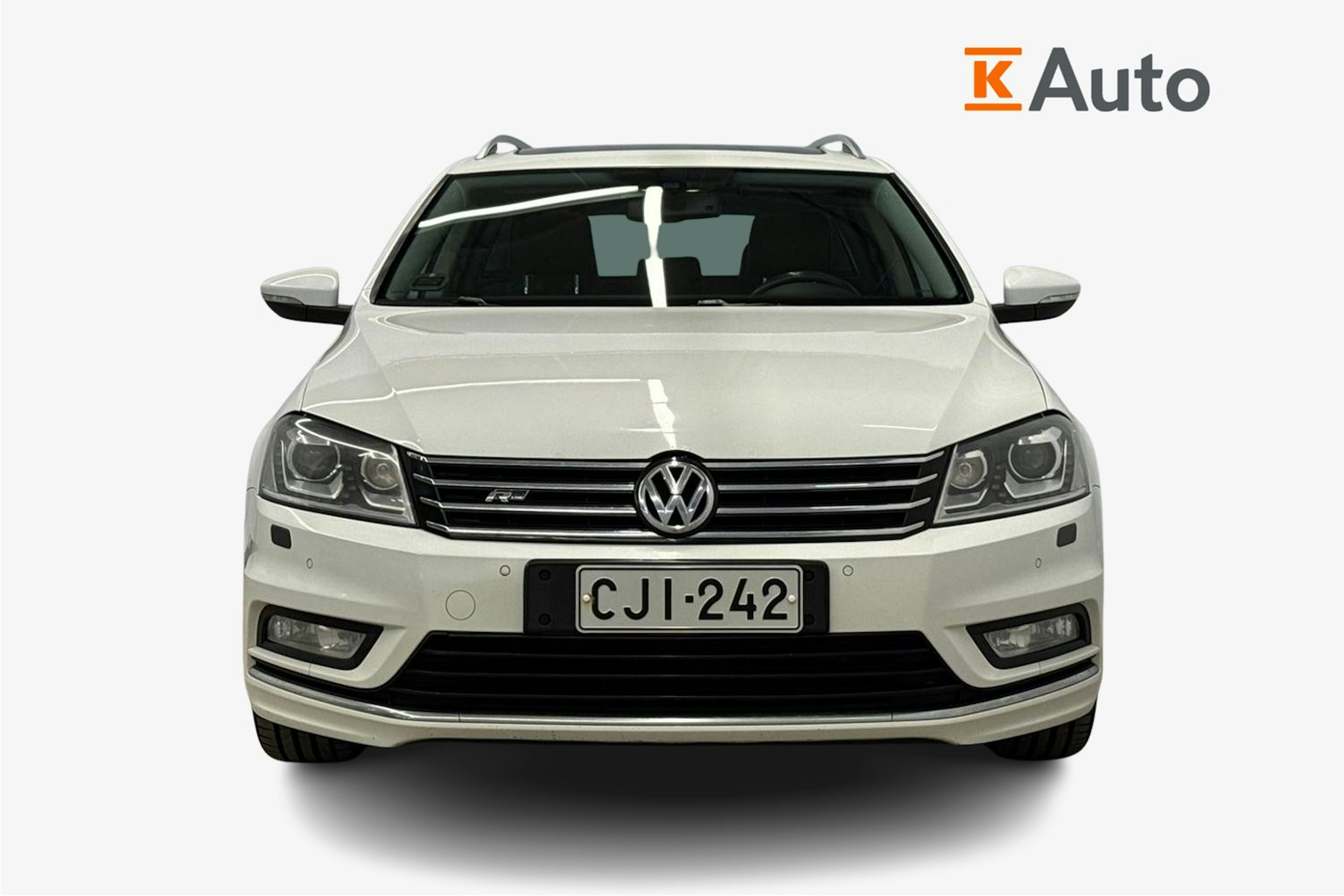 valkoinen Volkswagen Passat 2014 kuva 5.