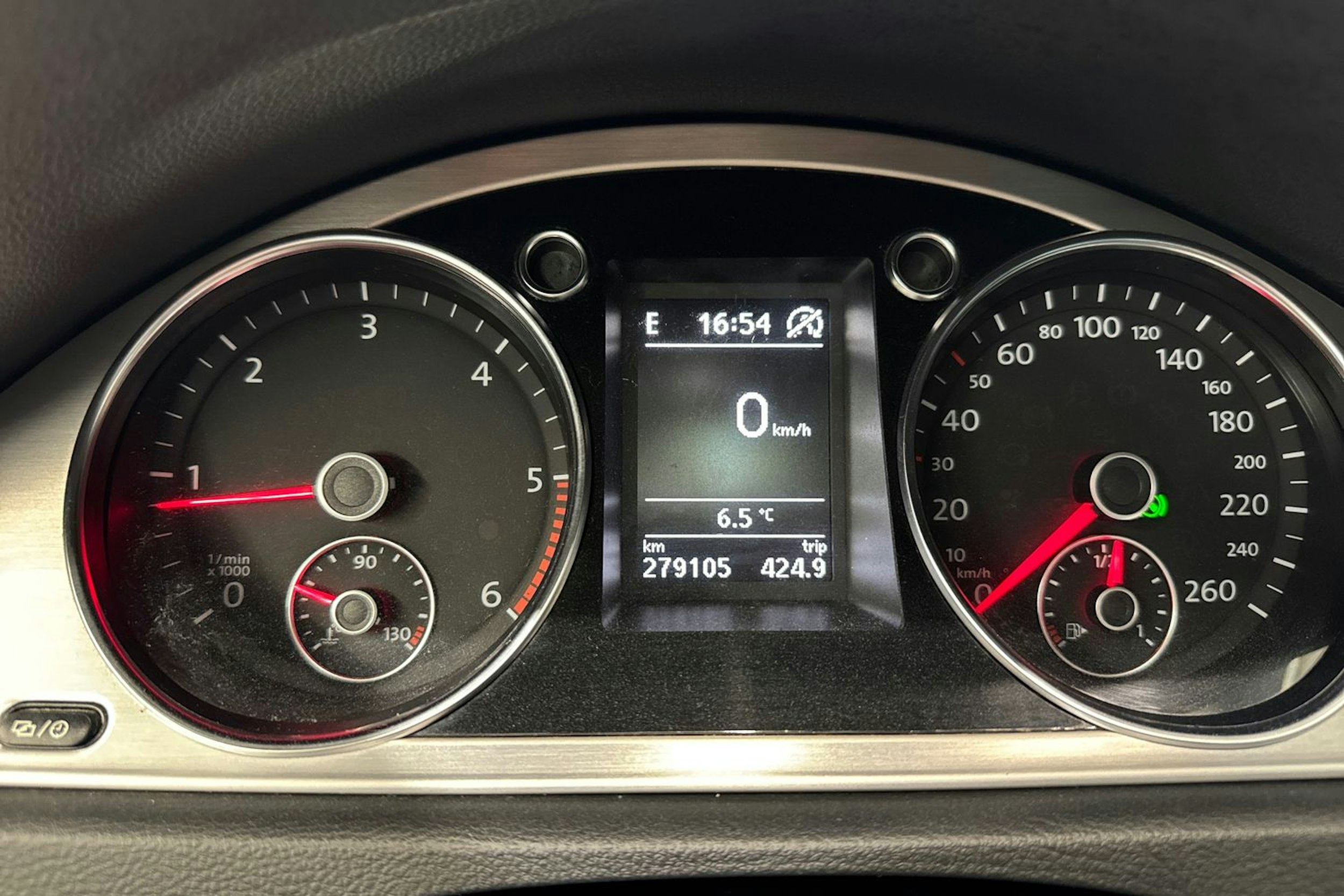 valkoinen Volkswagen Passat 2014 kuva 24.