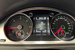 valkoinen Volkswagen Passat 2014 kuva 24.