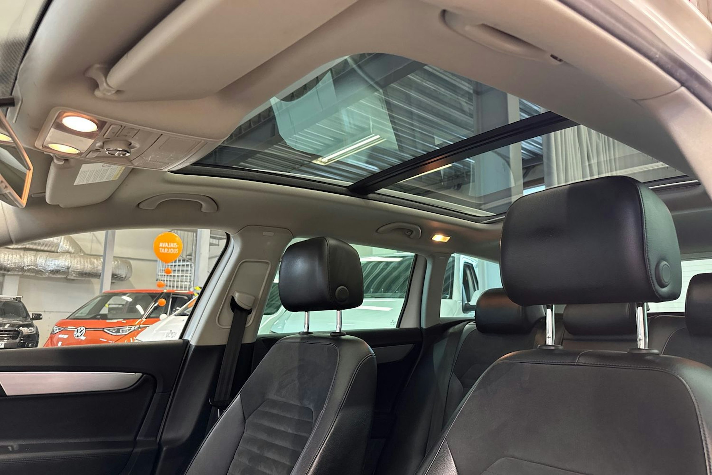 valkoinen Volkswagen Passat 2014 kuva 29.