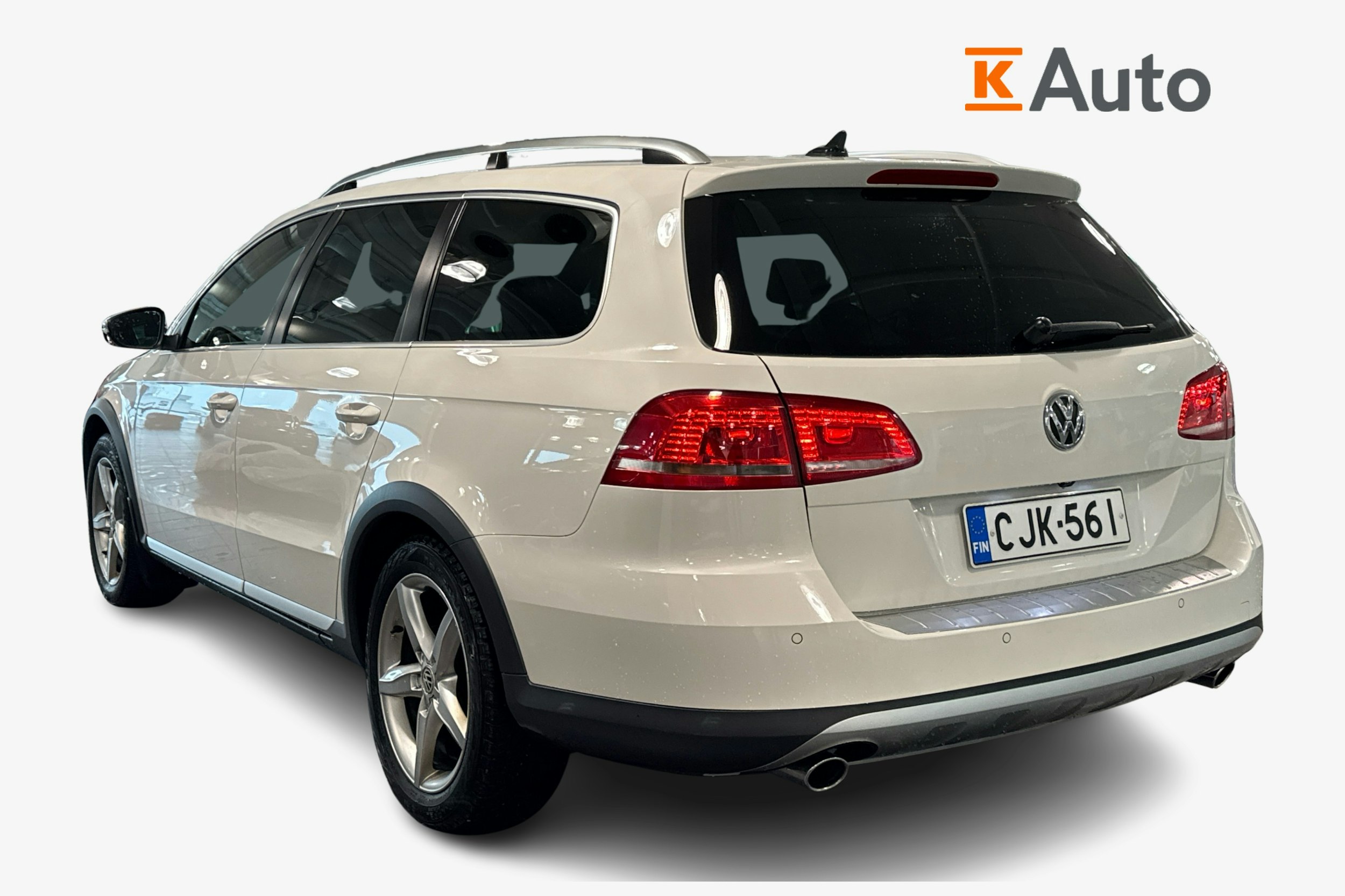 Valkoinen Volkswagen PASSAT 2014 kuva 2.