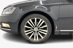 harmaa Volkswagen Passat 2014 kuva 9.