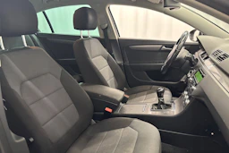 harmaa Volkswagen Passat 2014 kuva 11.