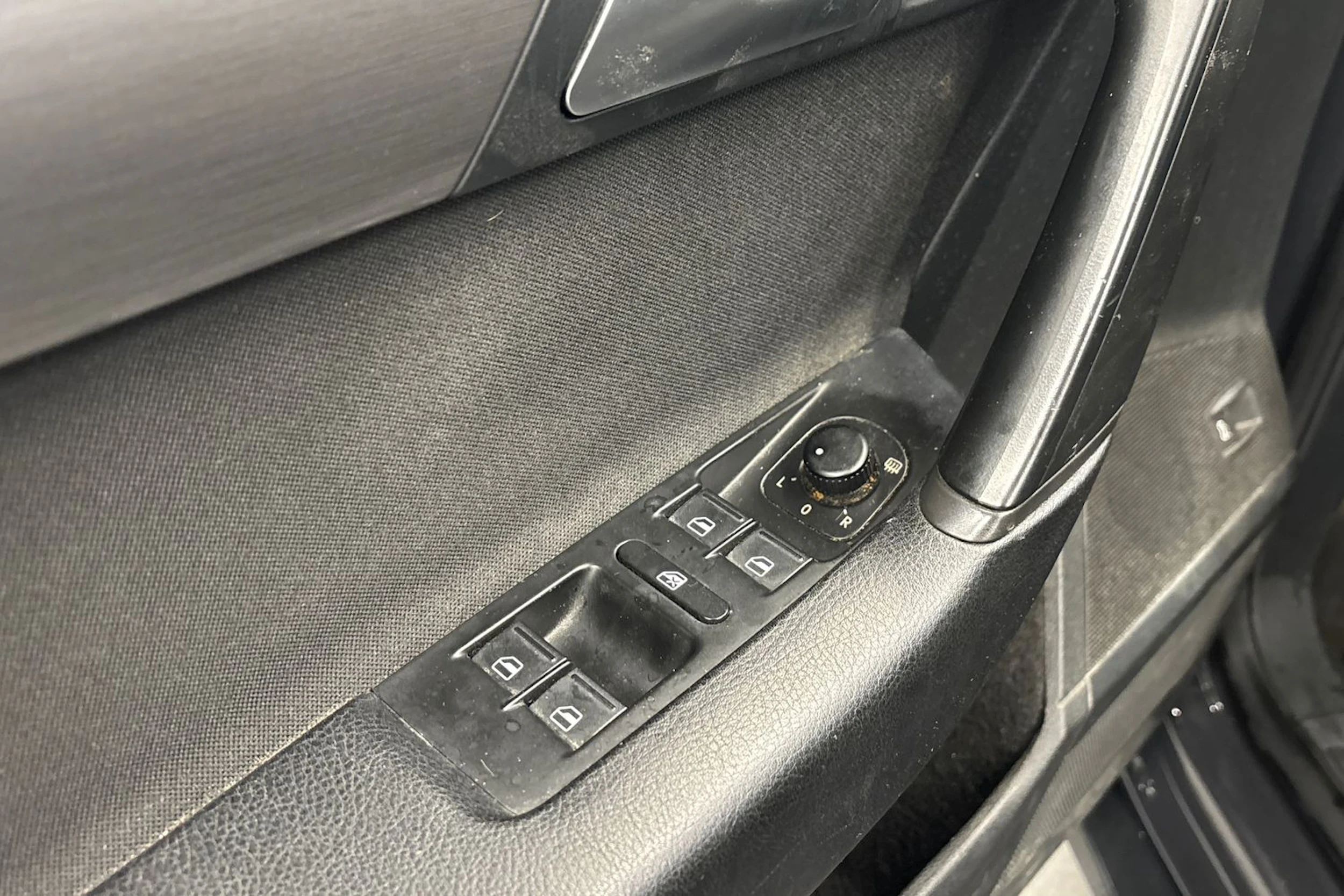 harmaa Volkswagen Passat 2014 kuva 14.