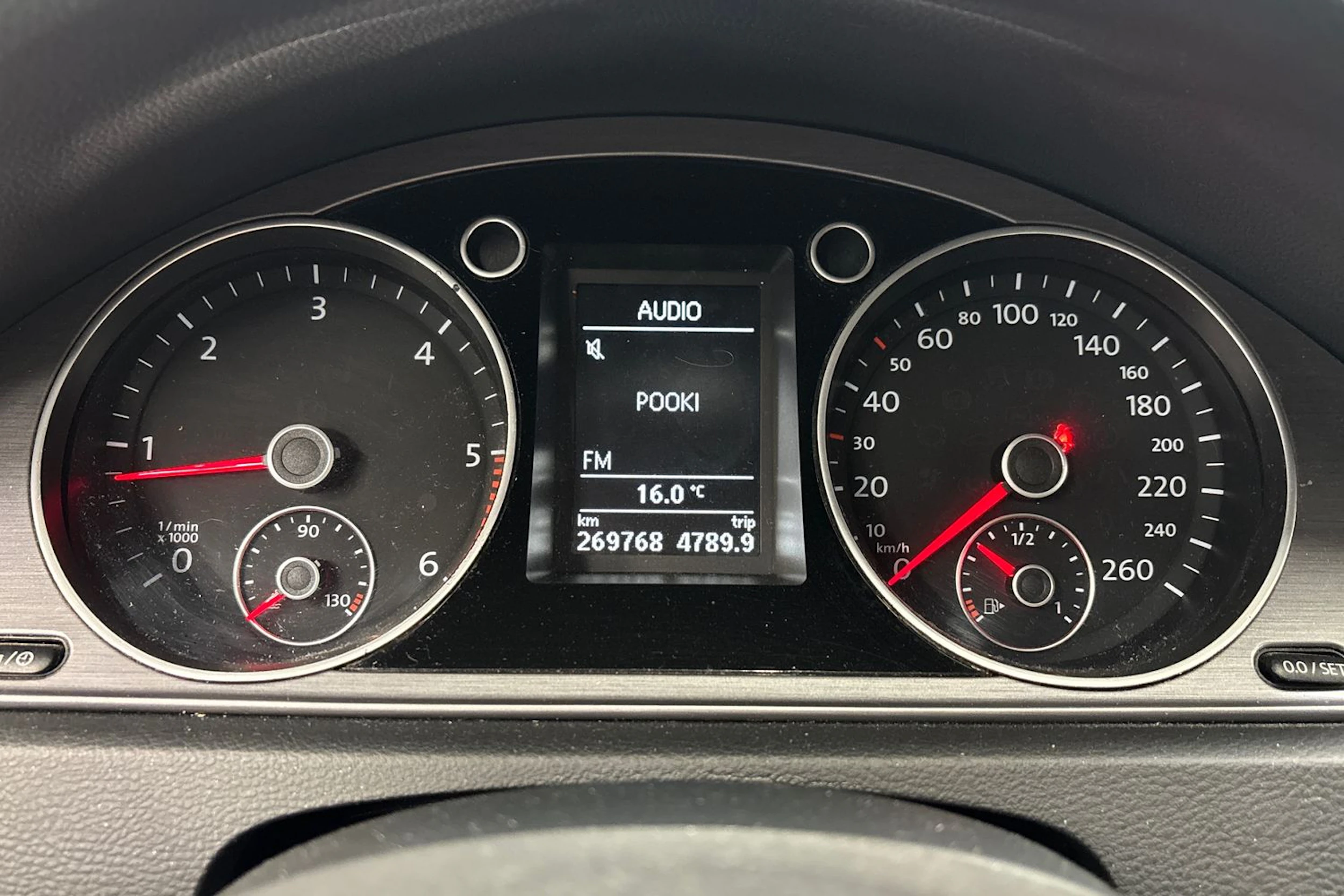 harmaa Volkswagen Passat 2014 kuva 21.