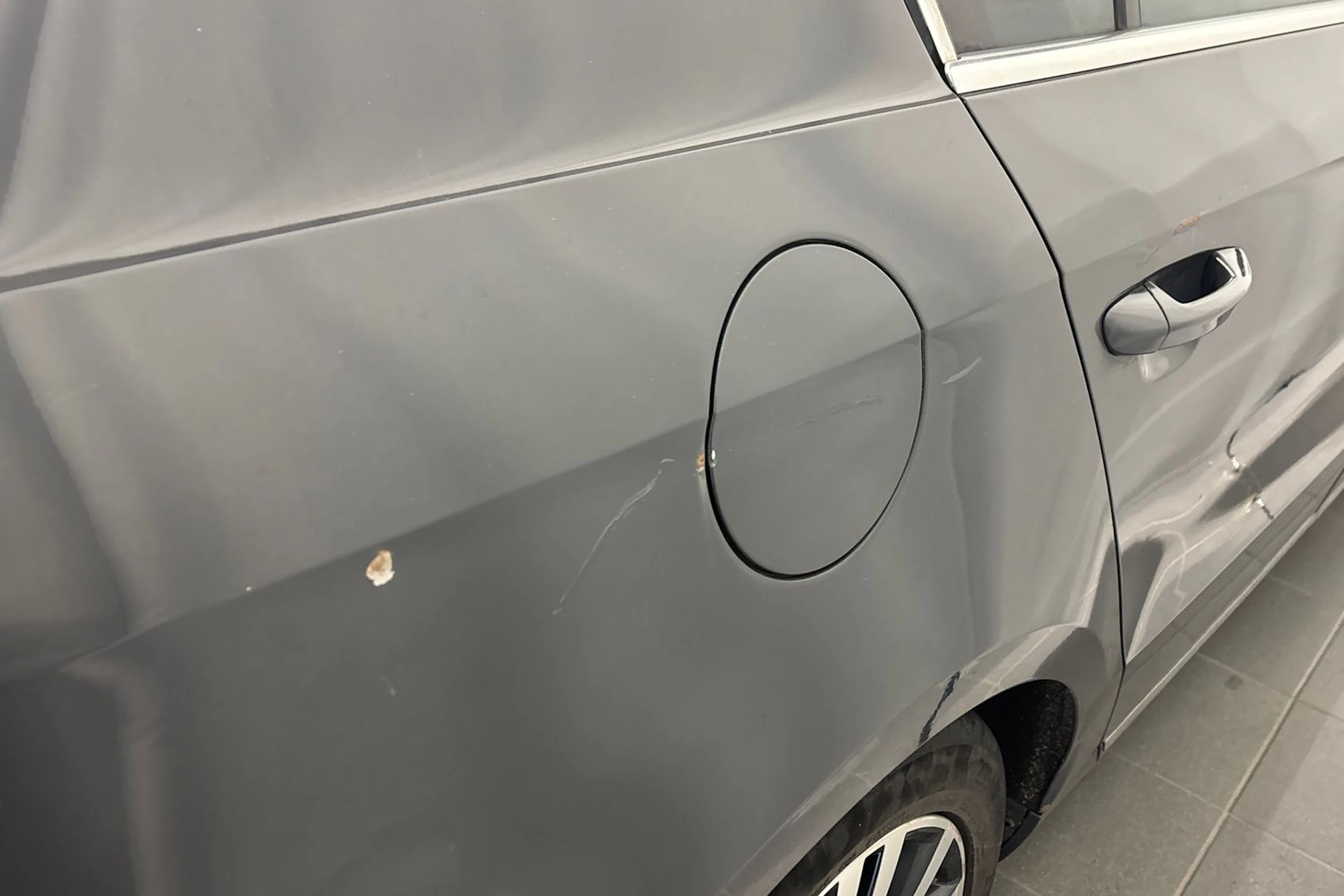 harmaa Volkswagen Passat 2014 kuva 37.