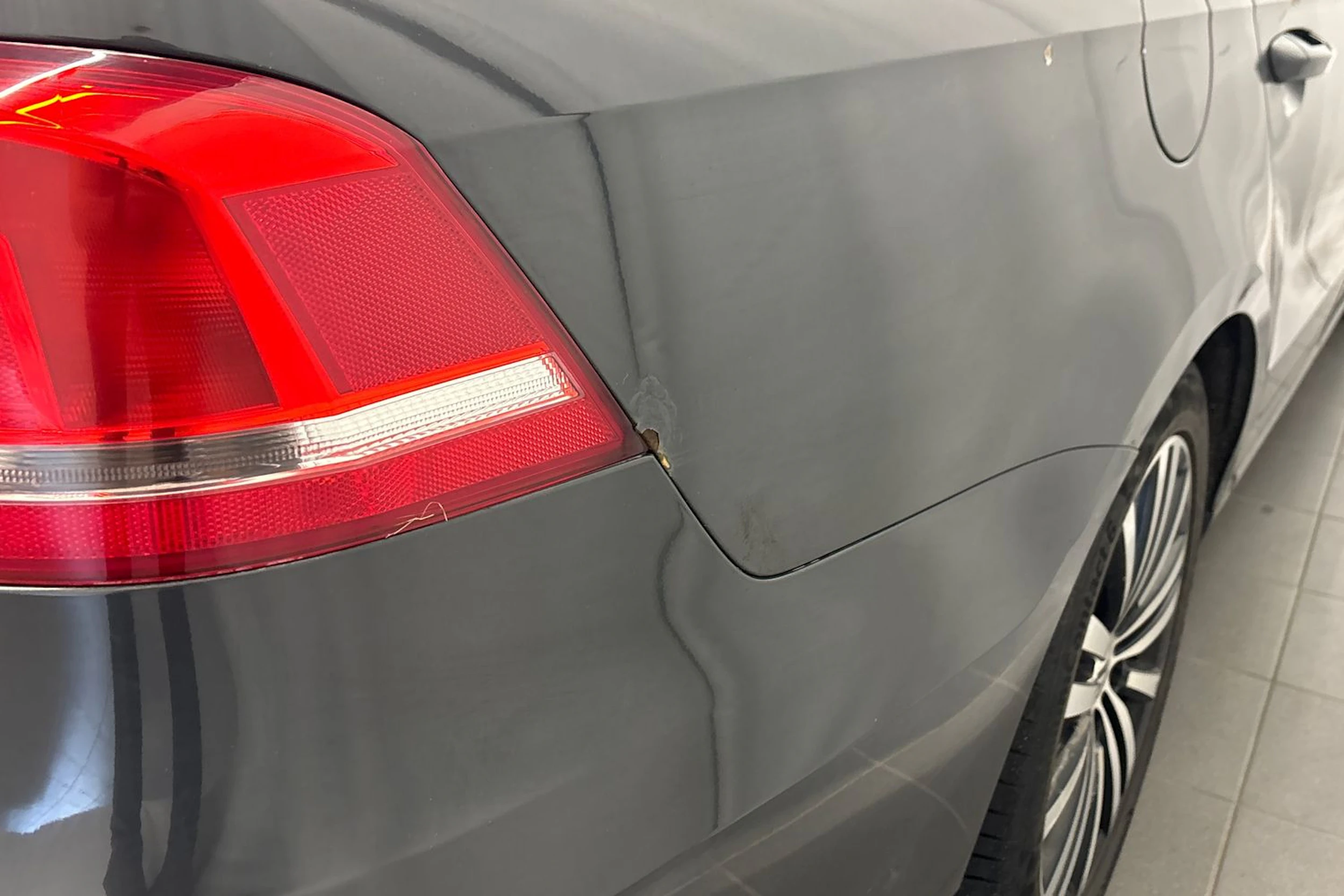 harmaa Volkswagen Passat 2014 kuva 38.