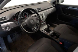 musta Volkswagen Passat 2015 kuva 3.