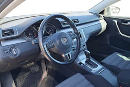 harmaa Volkswagen Passat 2014 kuva 3.