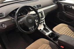 Sininen Volkswagen PASSAT 2014 kuva 6.