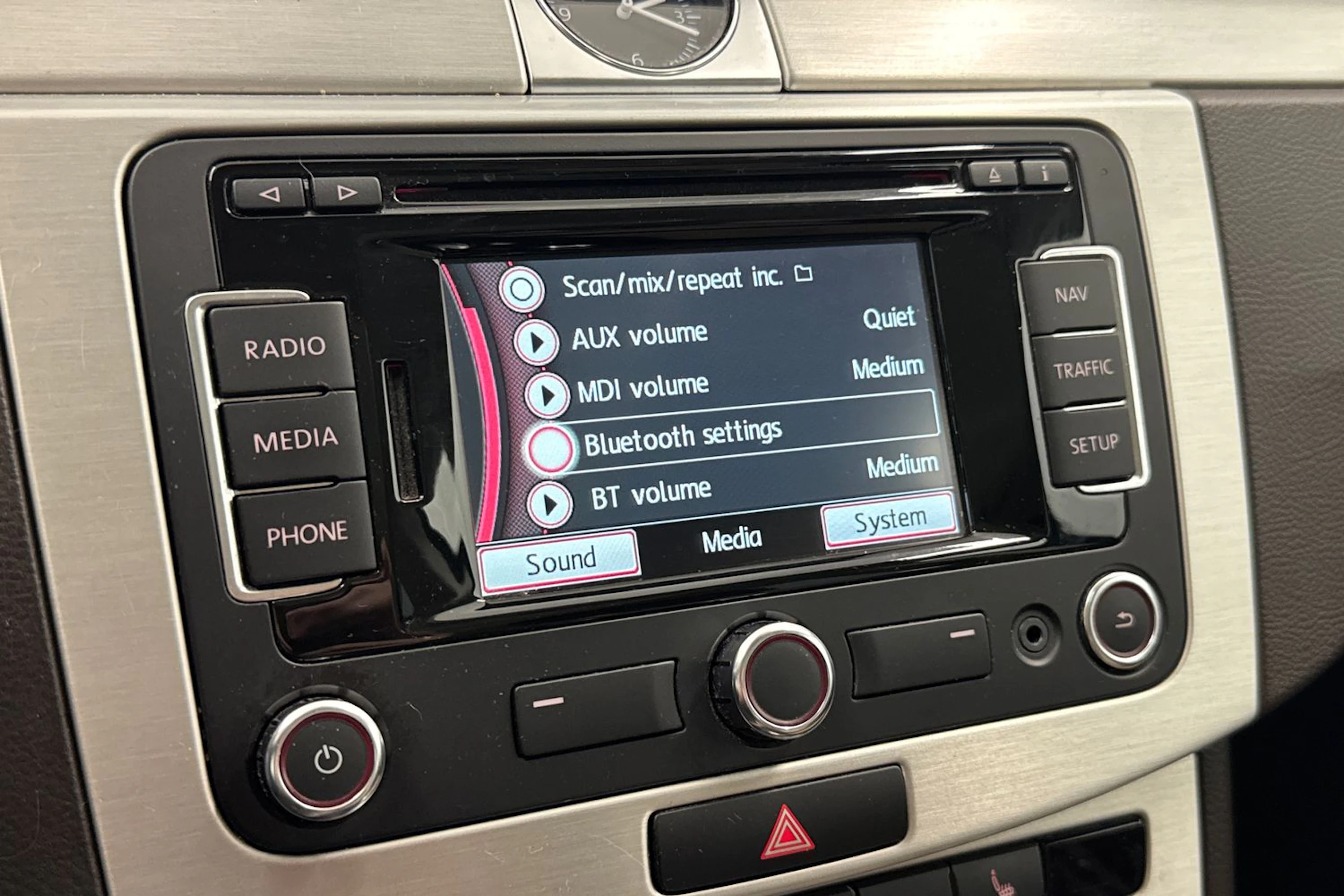 Sininen Volkswagen PASSAT 2014 kuva 22.