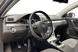 harmaa Volkswagen Passat 2014 kuva 10.