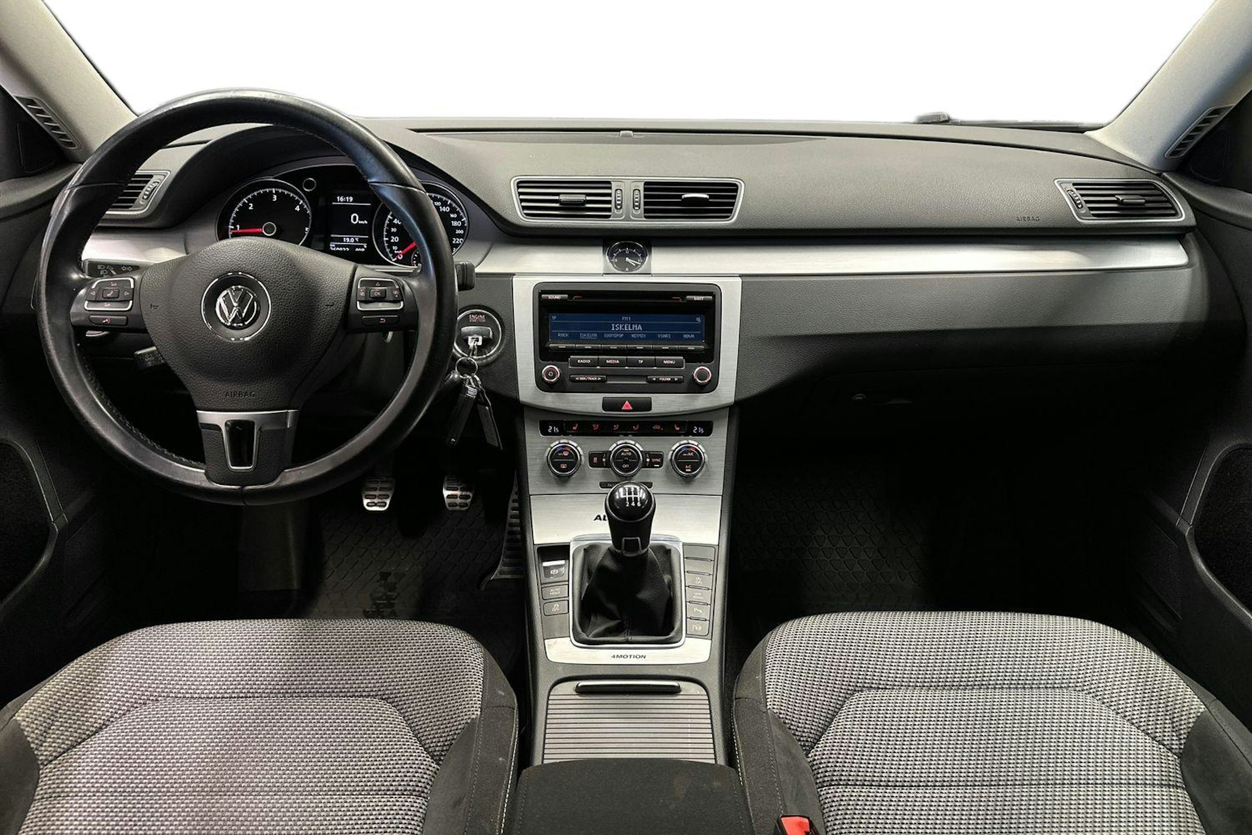 harmaa Volkswagen Passat 2014 kuva 11.