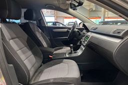 harmaa Volkswagen Passat 2014 kuva 14.