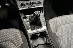 harmaa Volkswagen Passat 2014 kuva 21.