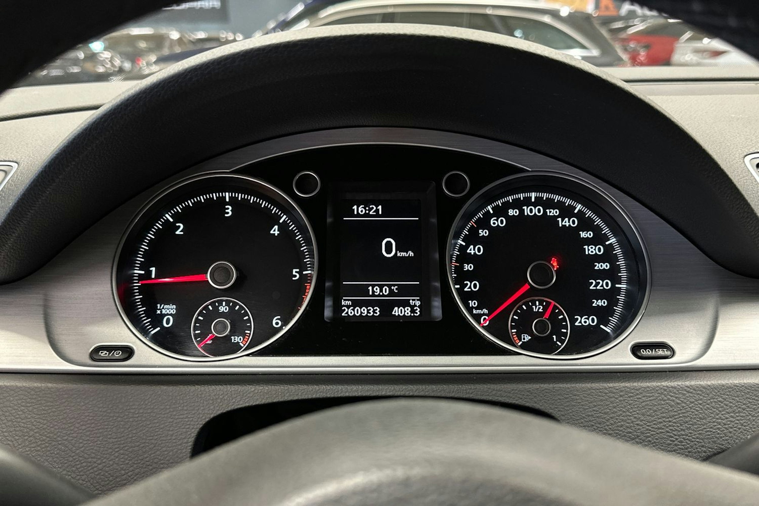 harmaa Volkswagen Passat 2014 kuva 23.