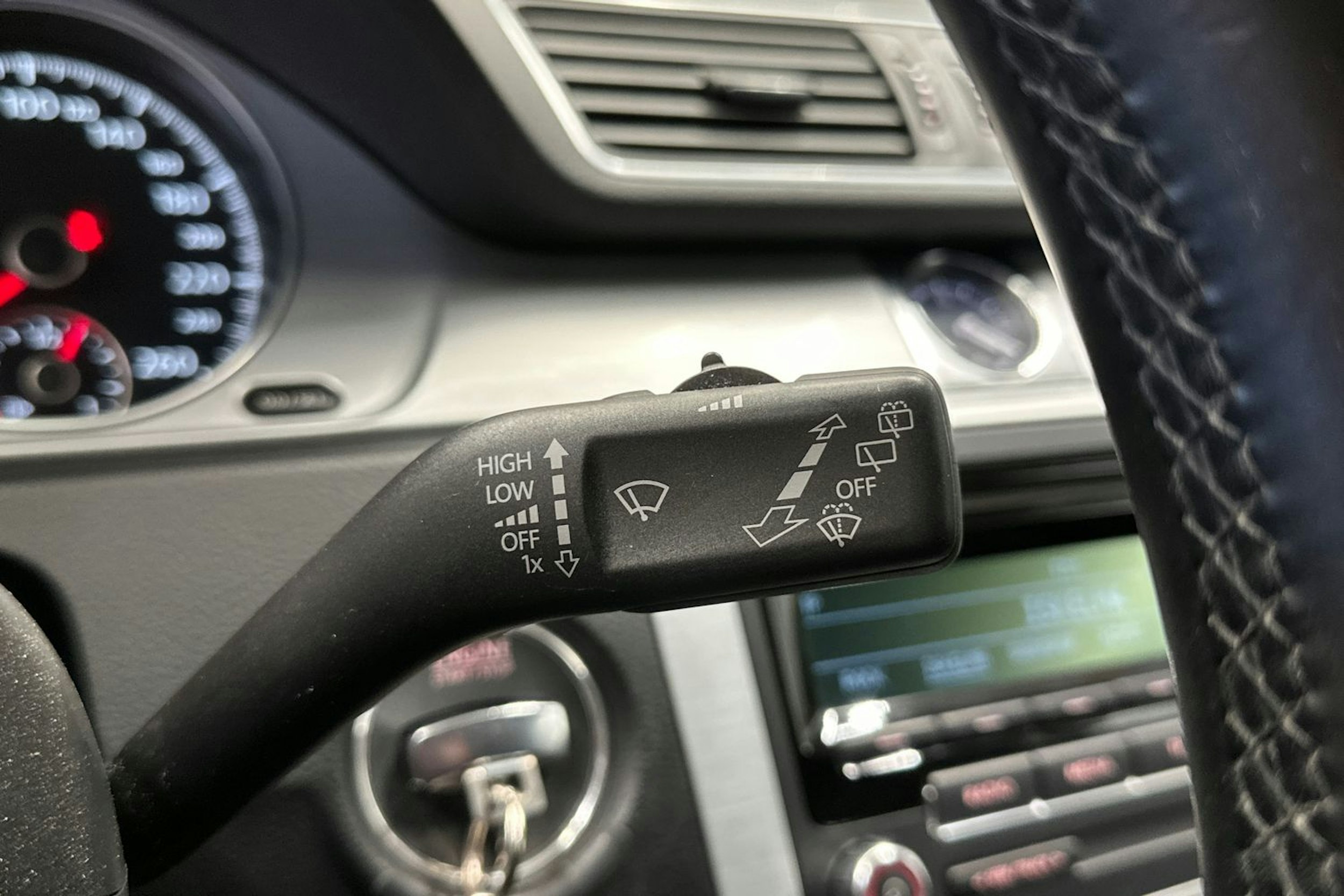 harmaa Volkswagen Passat 2014 kuva 25.