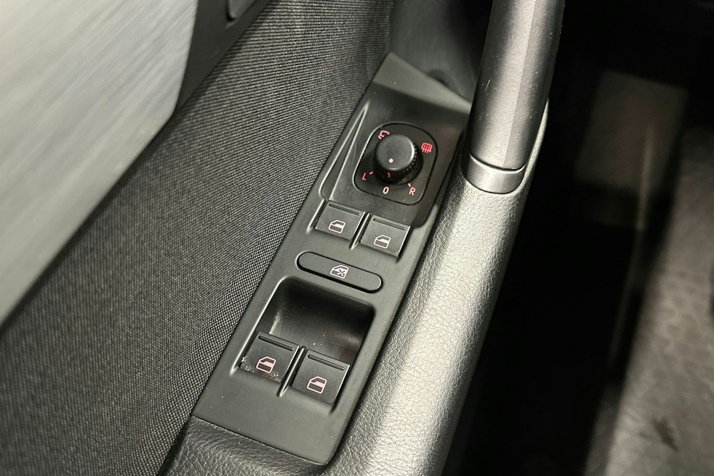 harmaa Volkswagen Passat 2014 kuva 27.