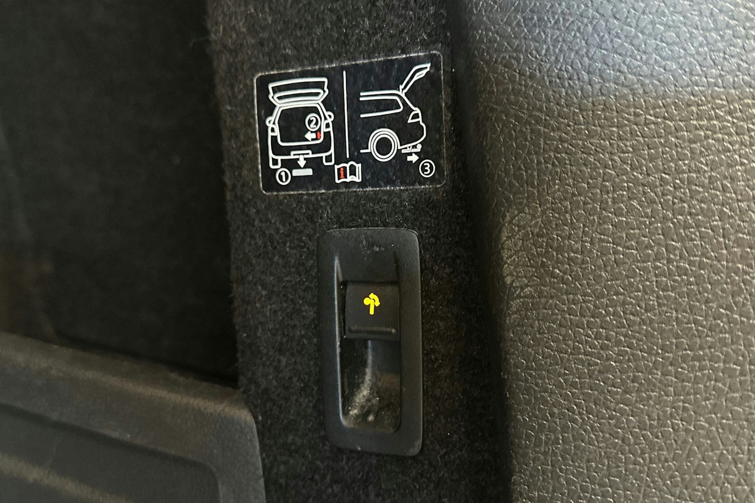 harmaa Volkswagen Passat 2014 kuva 30.
