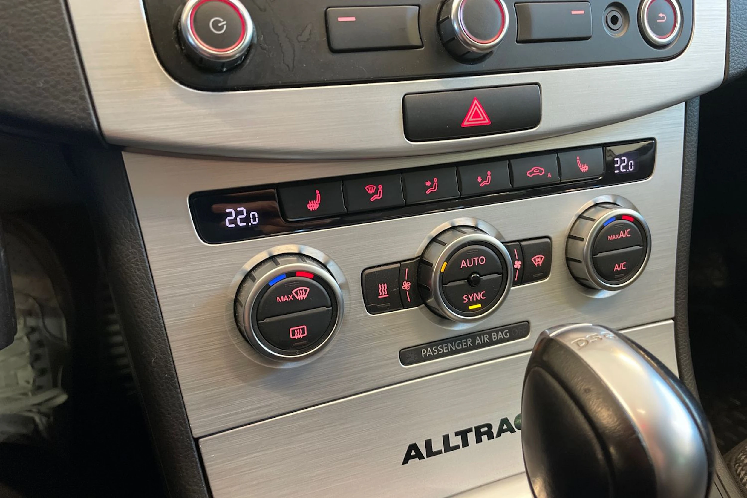 Harmaa Volkswagen PASSAT 2014 kuva 17.