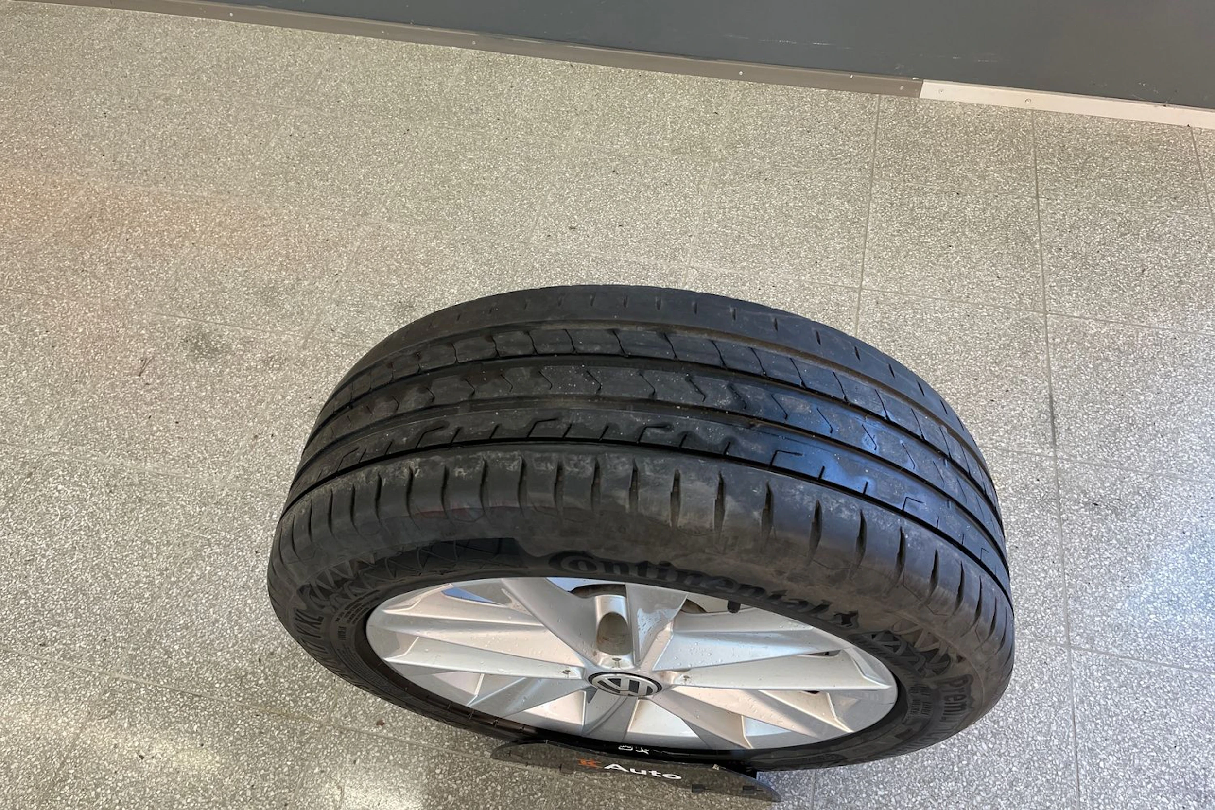 Harmaa Volkswagen PASSAT 2014 kuva 27.