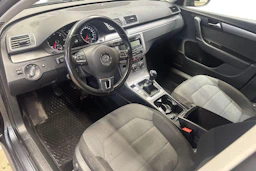 harmaa Volkswagen Passat 2014 kuva 6.
