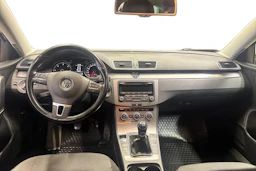 harmaa Volkswagen Passat 2014 kuva 7.