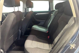 harmaa Volkswagen Passat 2014 kuva 8.
