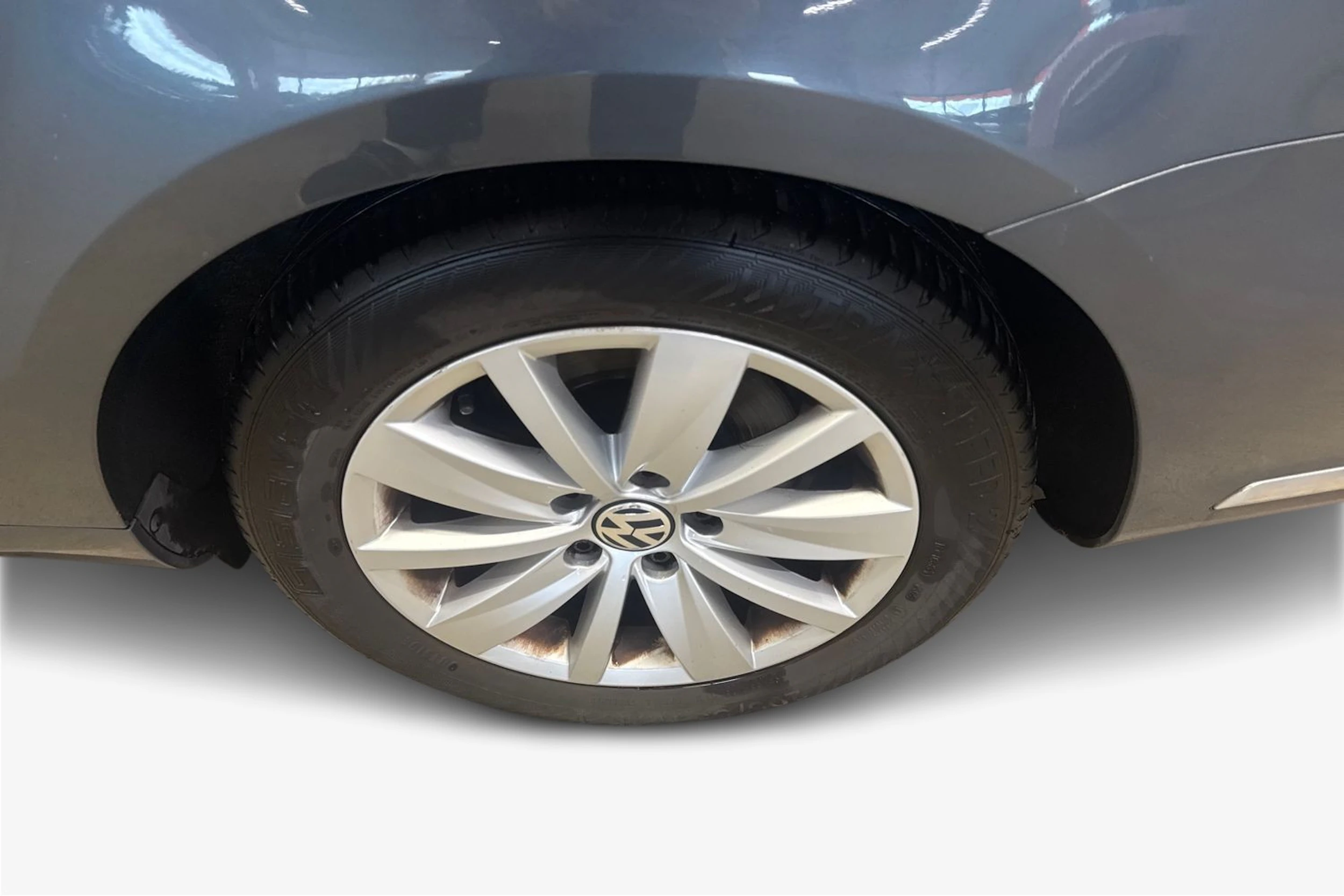 harmaa Volkswagen Passat 2014 kuva 9.