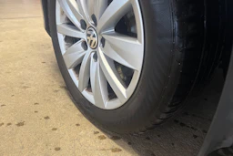 harmaa Volkswagen Passat 2014 kuva 10.