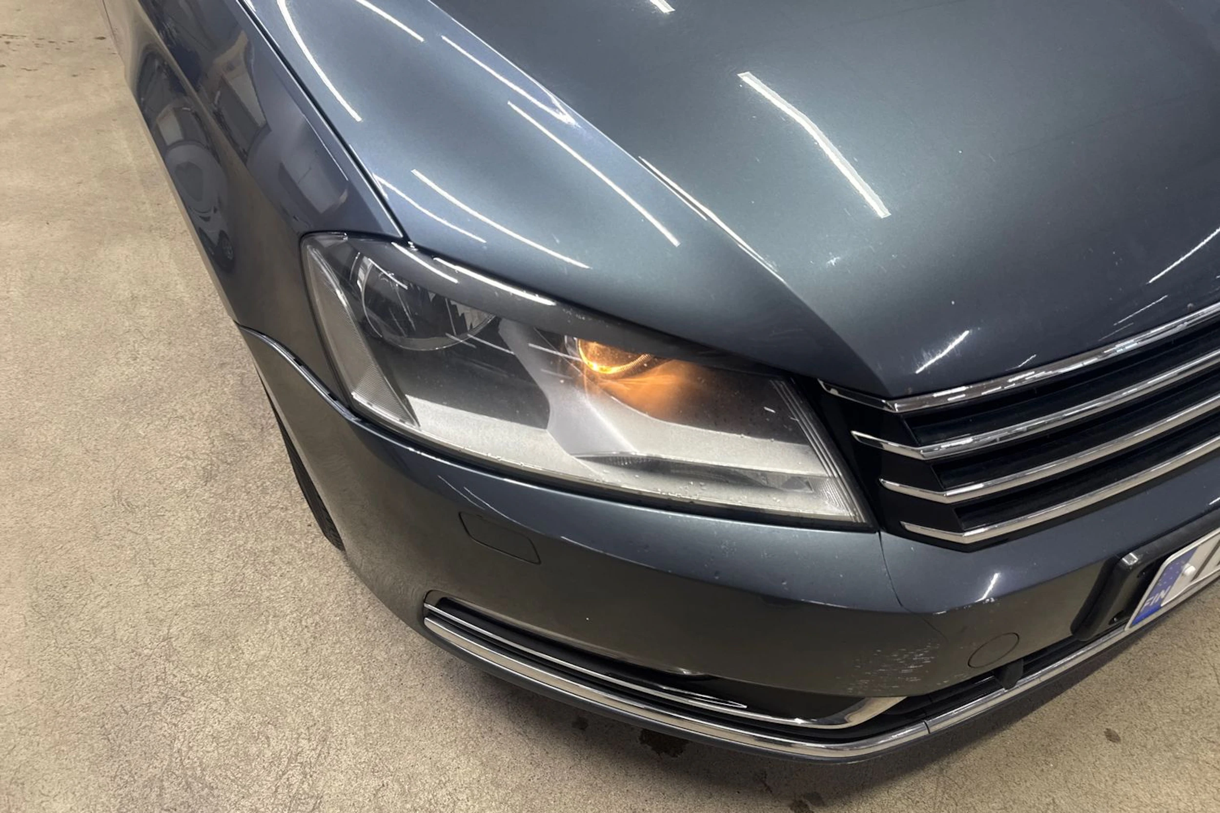 harmaa Volkswagen Passat 2014 kuva 12.