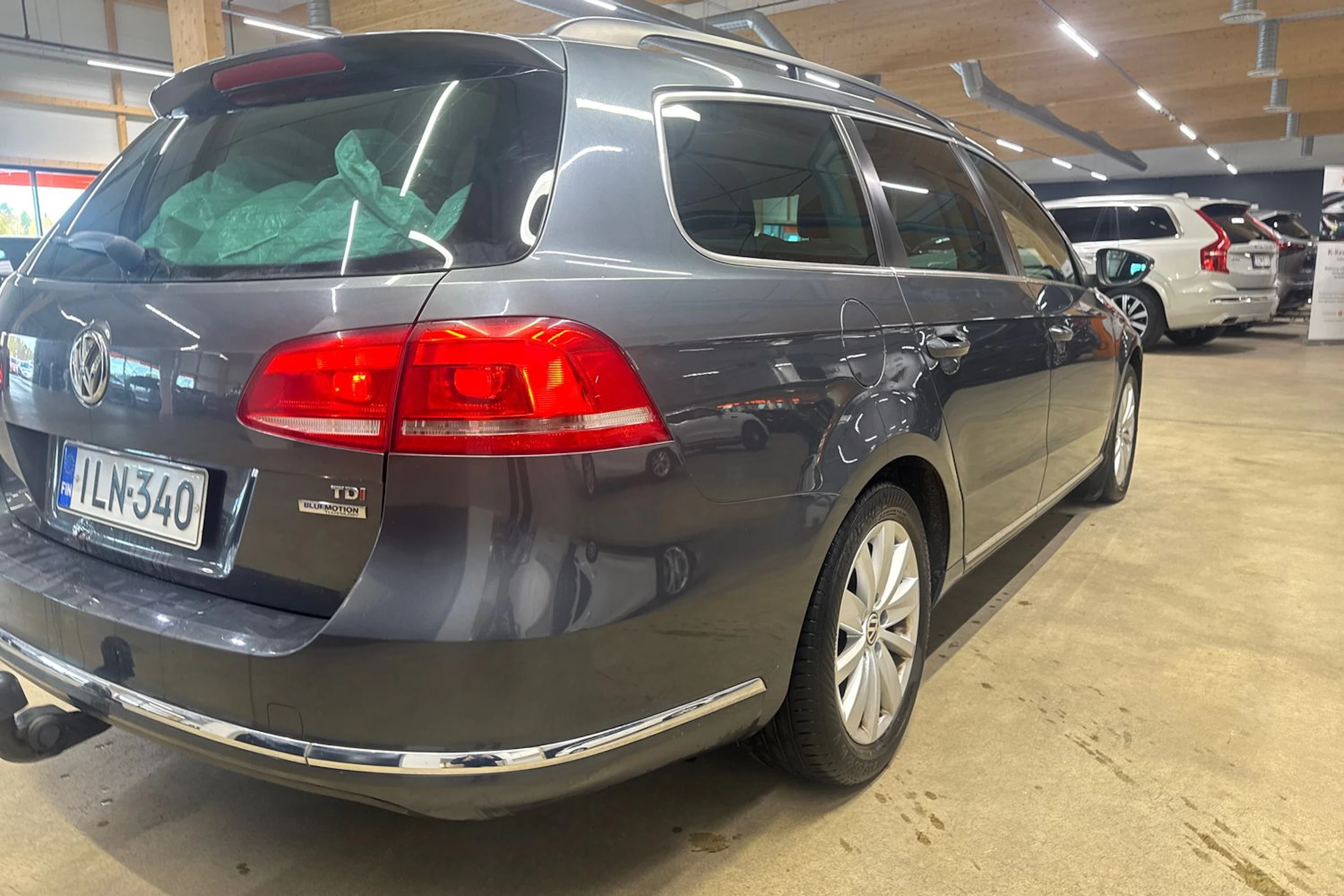harmaa Volkswagen Passat 2014 kuva 18.
