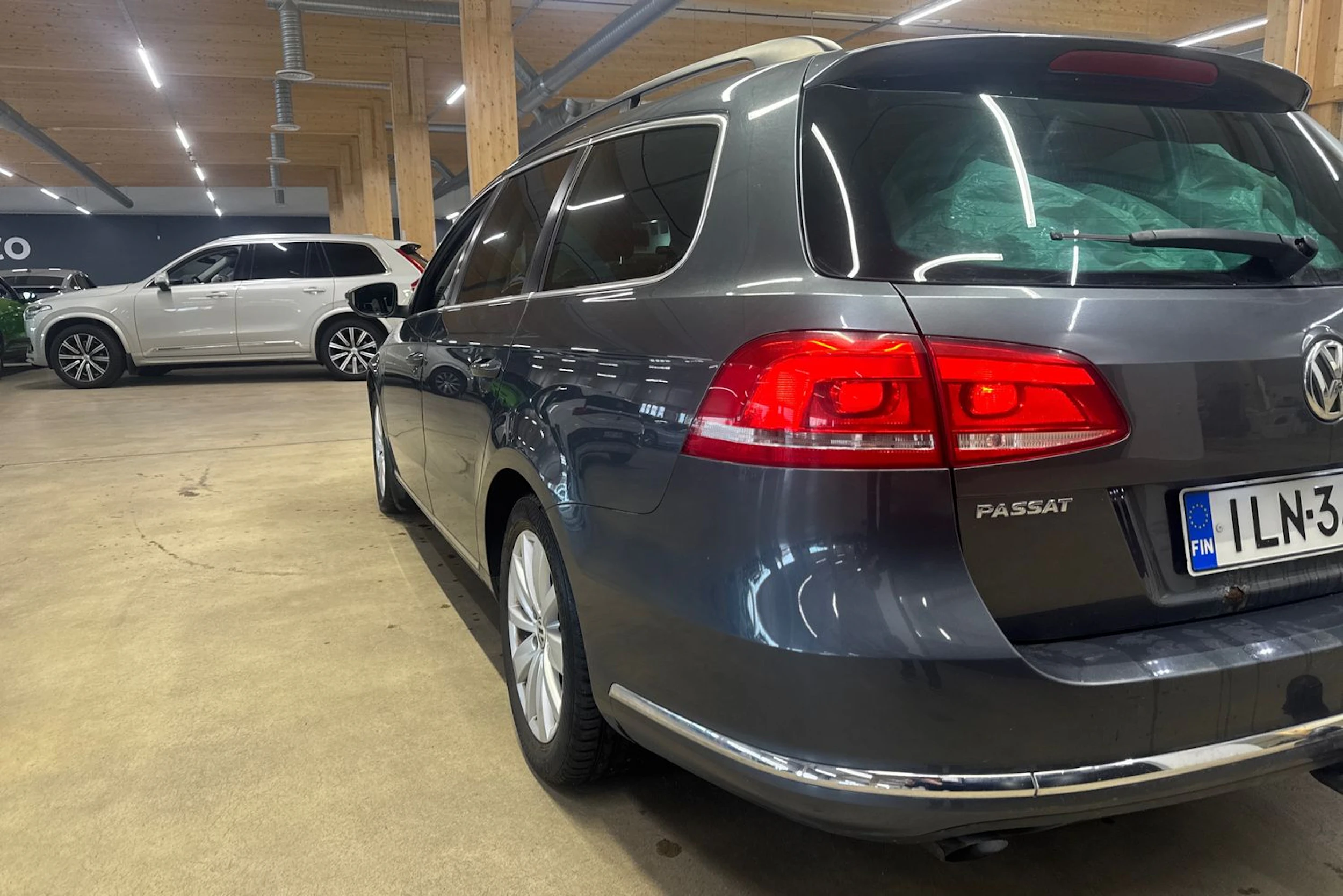 harmaa Volkswagen Passat 2014 kuva 19.
