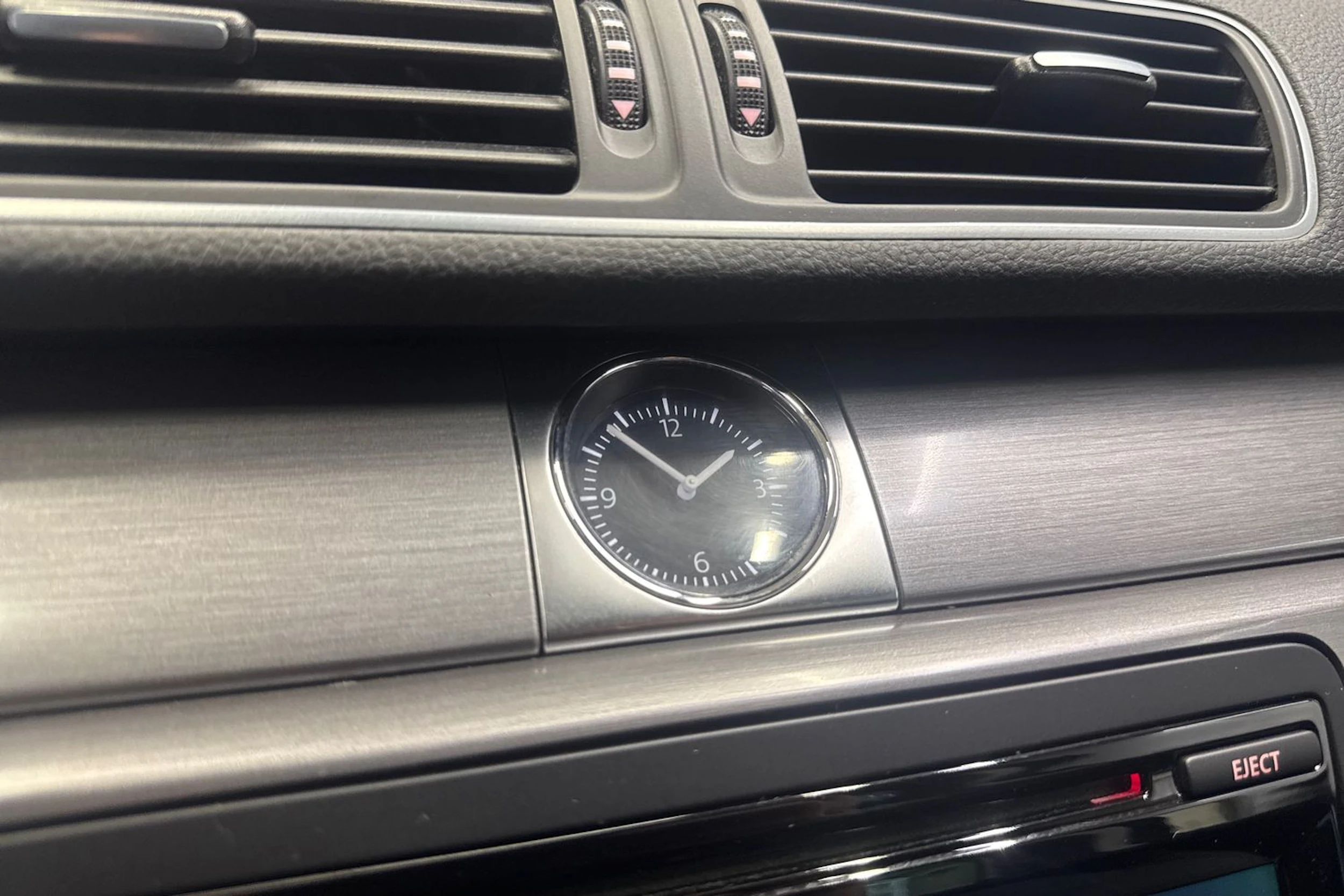 harmaa Volkswagen Passat 2014 kuva 33.