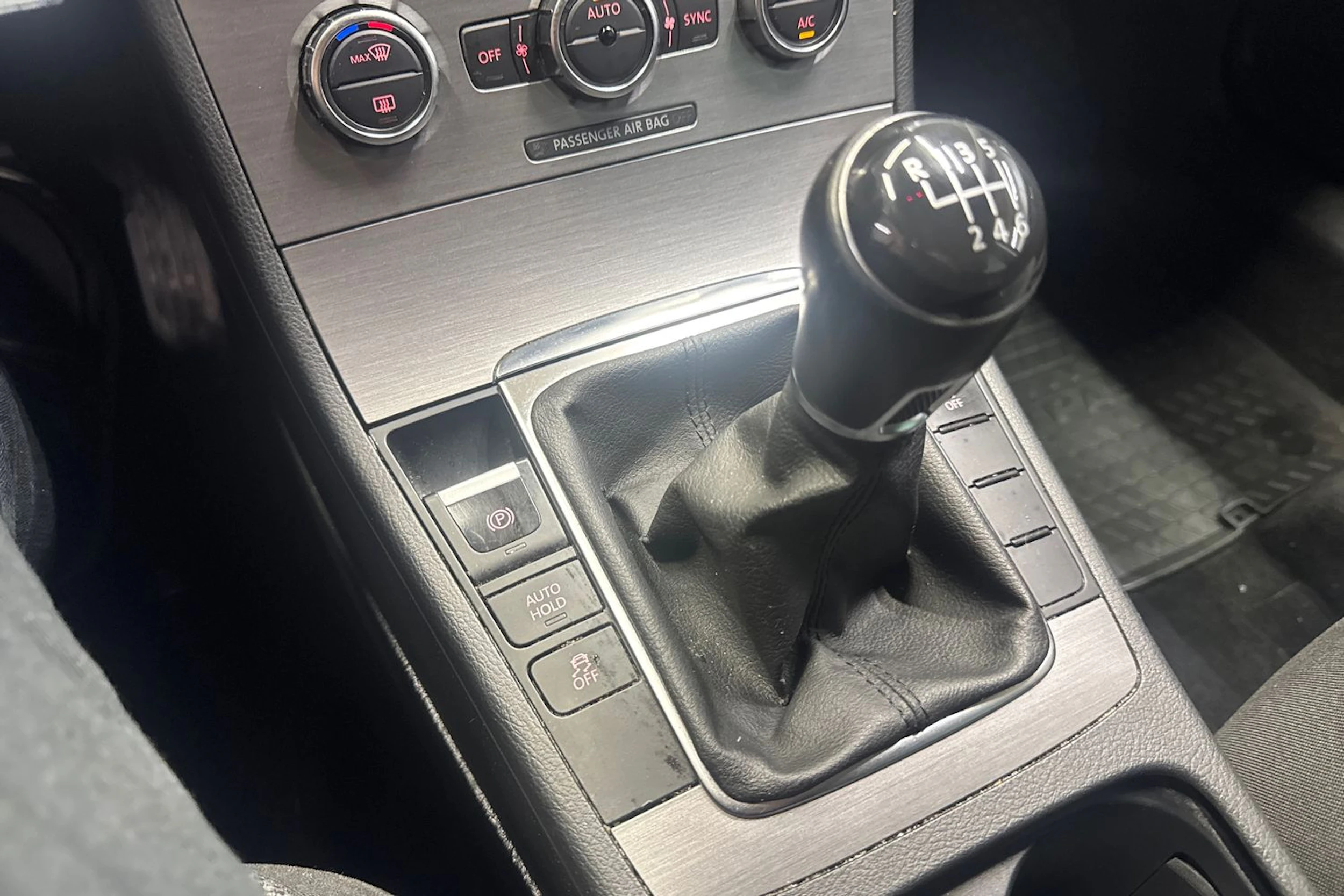 harmaa Volkswagen Passat 2014 kuva 36.
