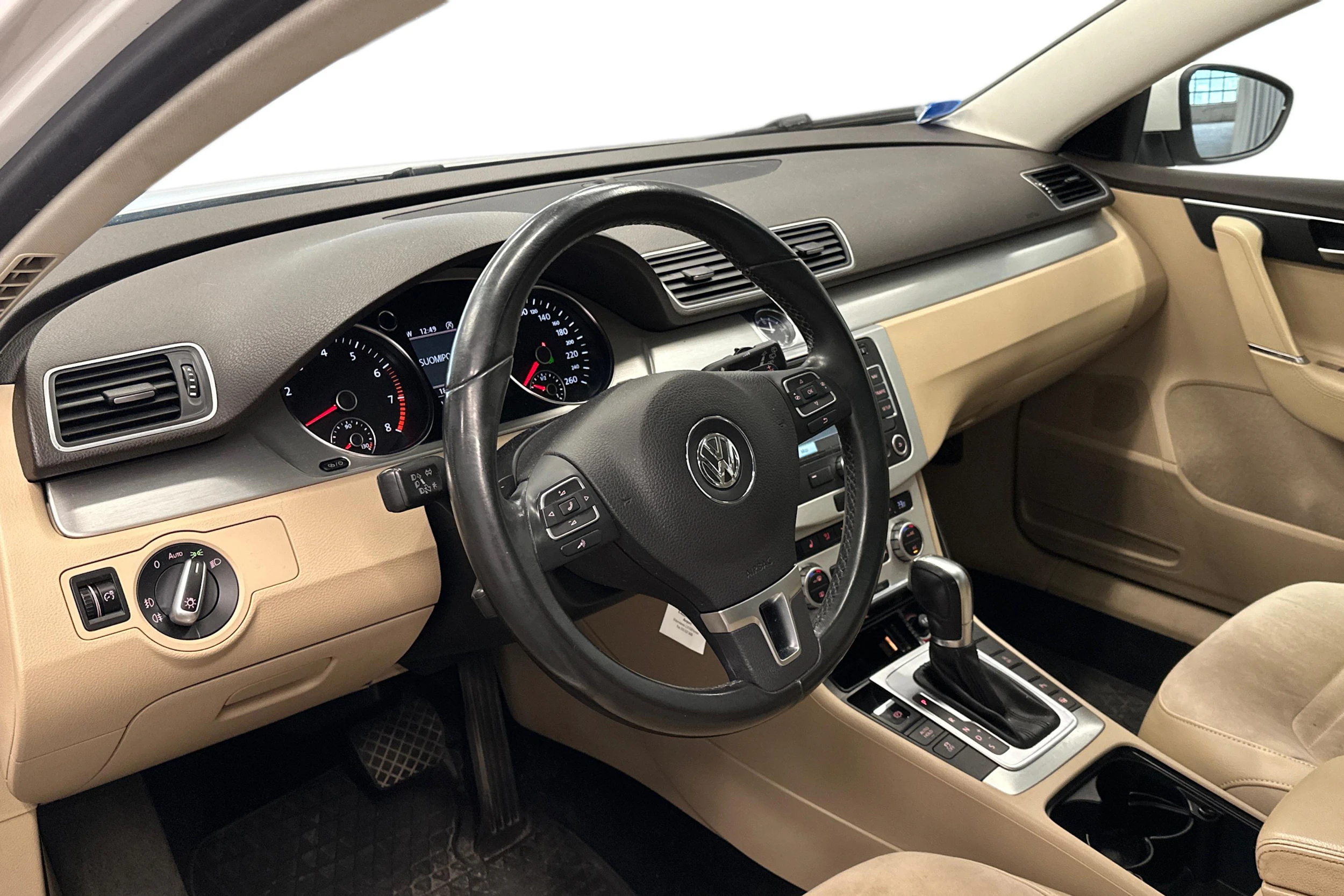 valkoinen Volkswagen Passat 2014 kuva 3.