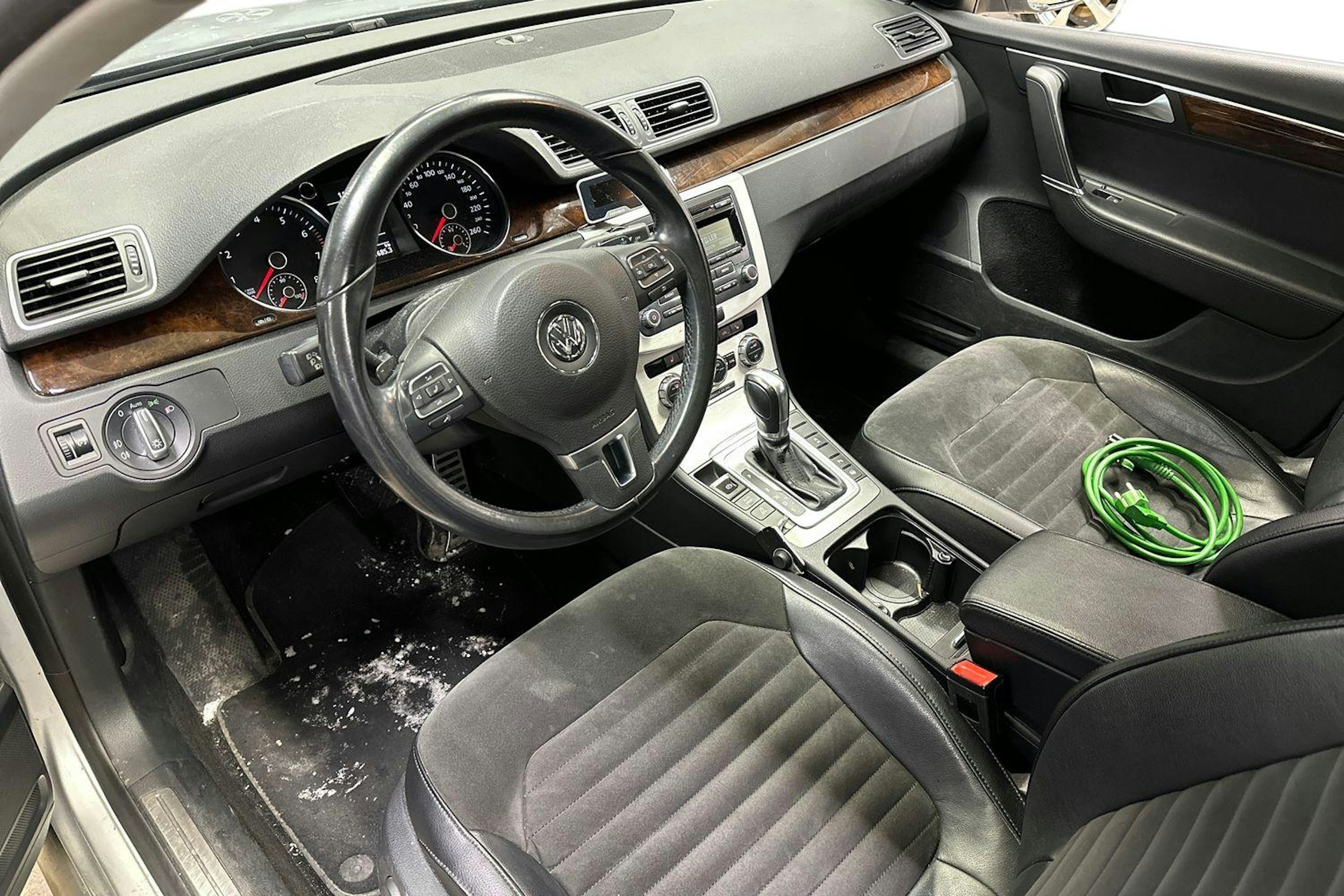 hopea Volkswagen Passat 2014 kuva 3.