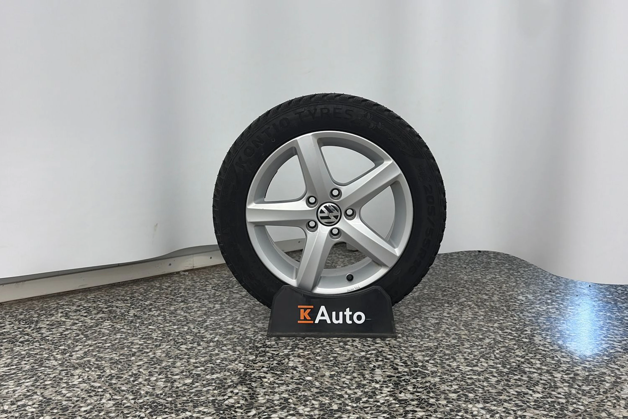 Harmaa Volkswagen PASSAT 2014 kuva 10.