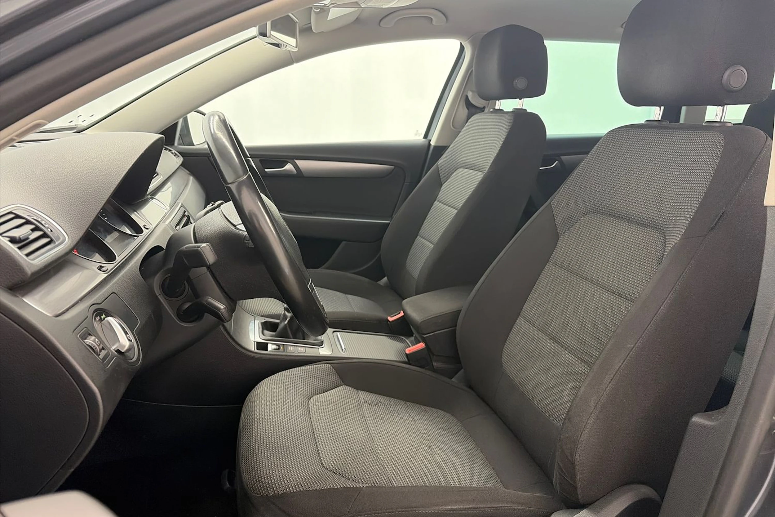 Harmaa Volkswagen PASSAT 2014 kuva 12.