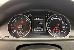 Harmaa Volkswagen PASSAT 2014 kuva 13.
